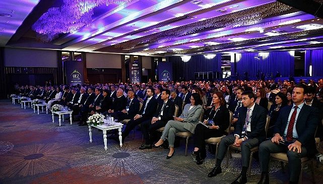 Dünya Liderleri Uludağ Ekonomi Zirvesi'nde! Uludağ Ekonomi Zirvesi'nin açılış konuşmasını Hazine ve Maliye Bakanı Mehmet Şimşek yapacak