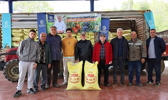 Büyükşehir'den 1.785 üreticiye 500 ton gübre desteği